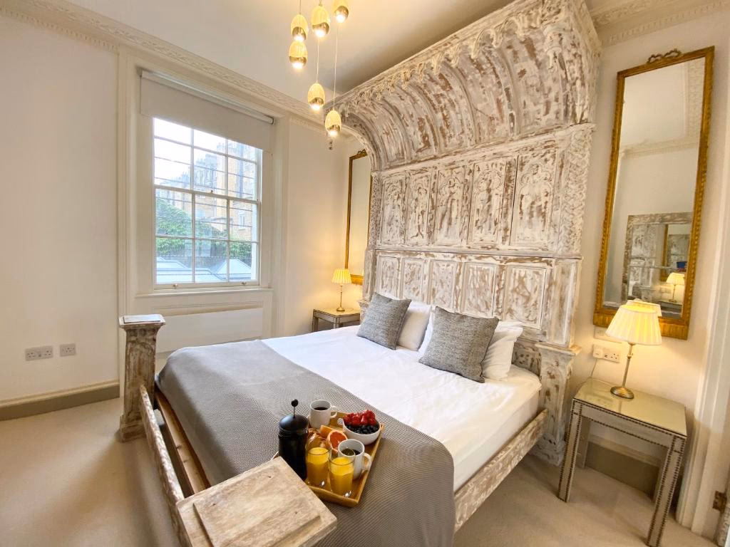 What is the London Lupus & Rheumatology Centre?