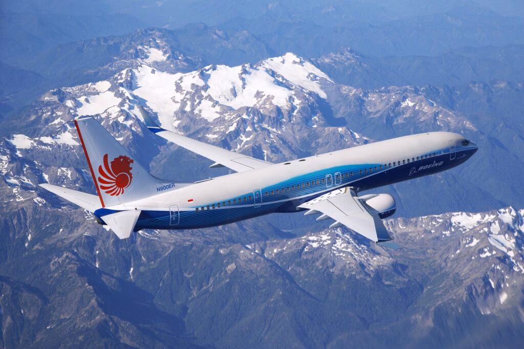 How many passengers can a Boeing 737-900 carry?