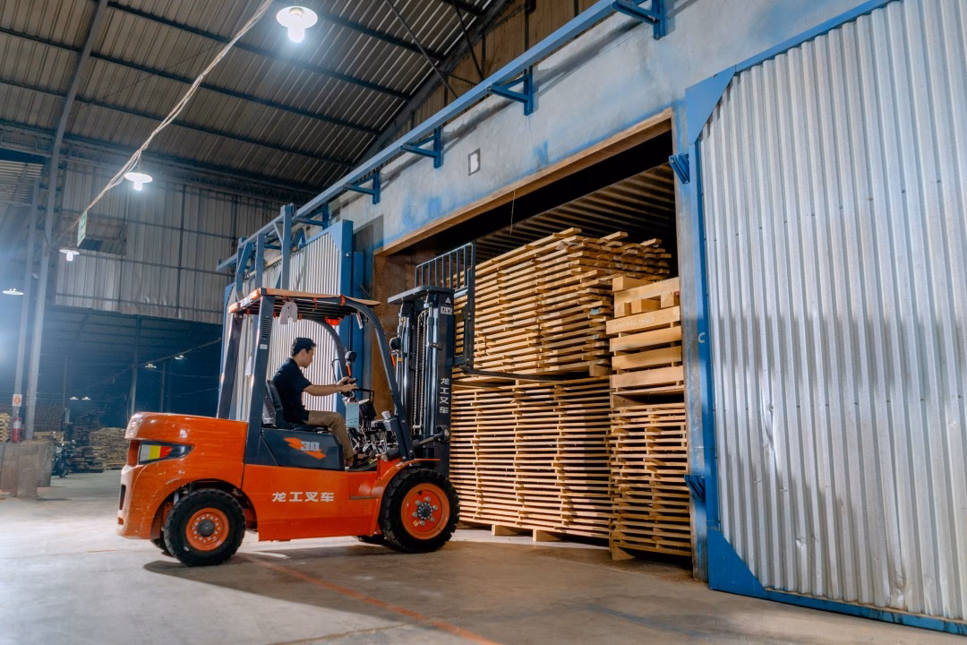 How can I get a forklift operator job?
