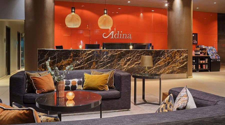 Where to stay in Frankfurt Neue Oper?