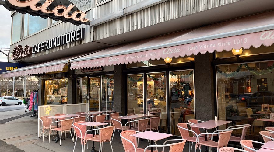 Is Aida a patisserie?