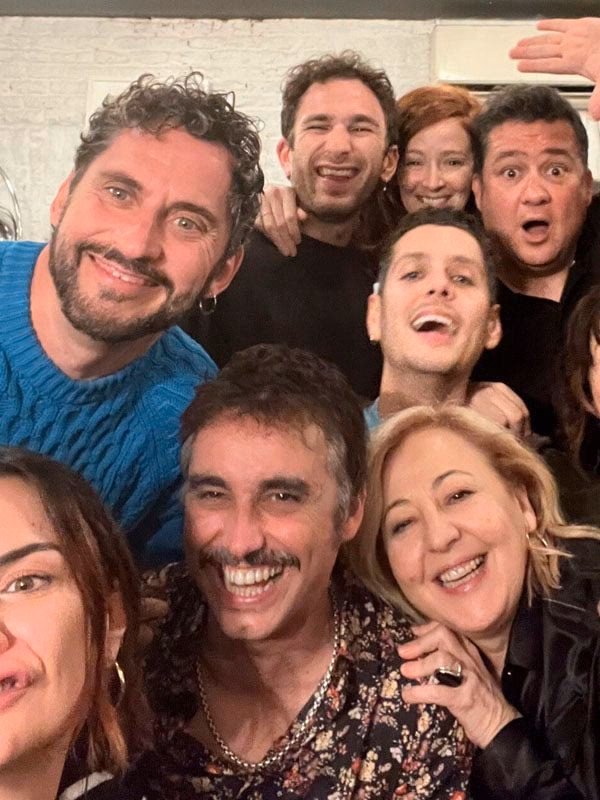 ¿Qué temas aborda 'Aída y vuelta'?