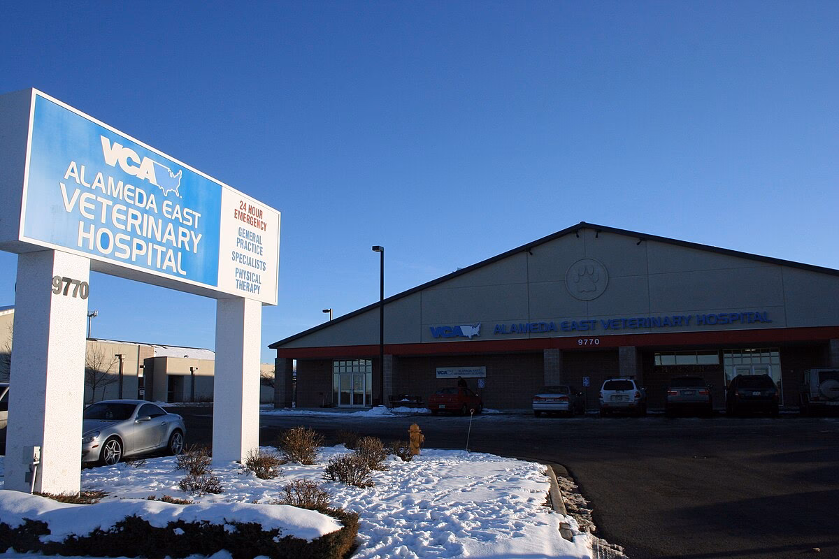 Where is the Alameda East veterinary hospital in Denver CO?