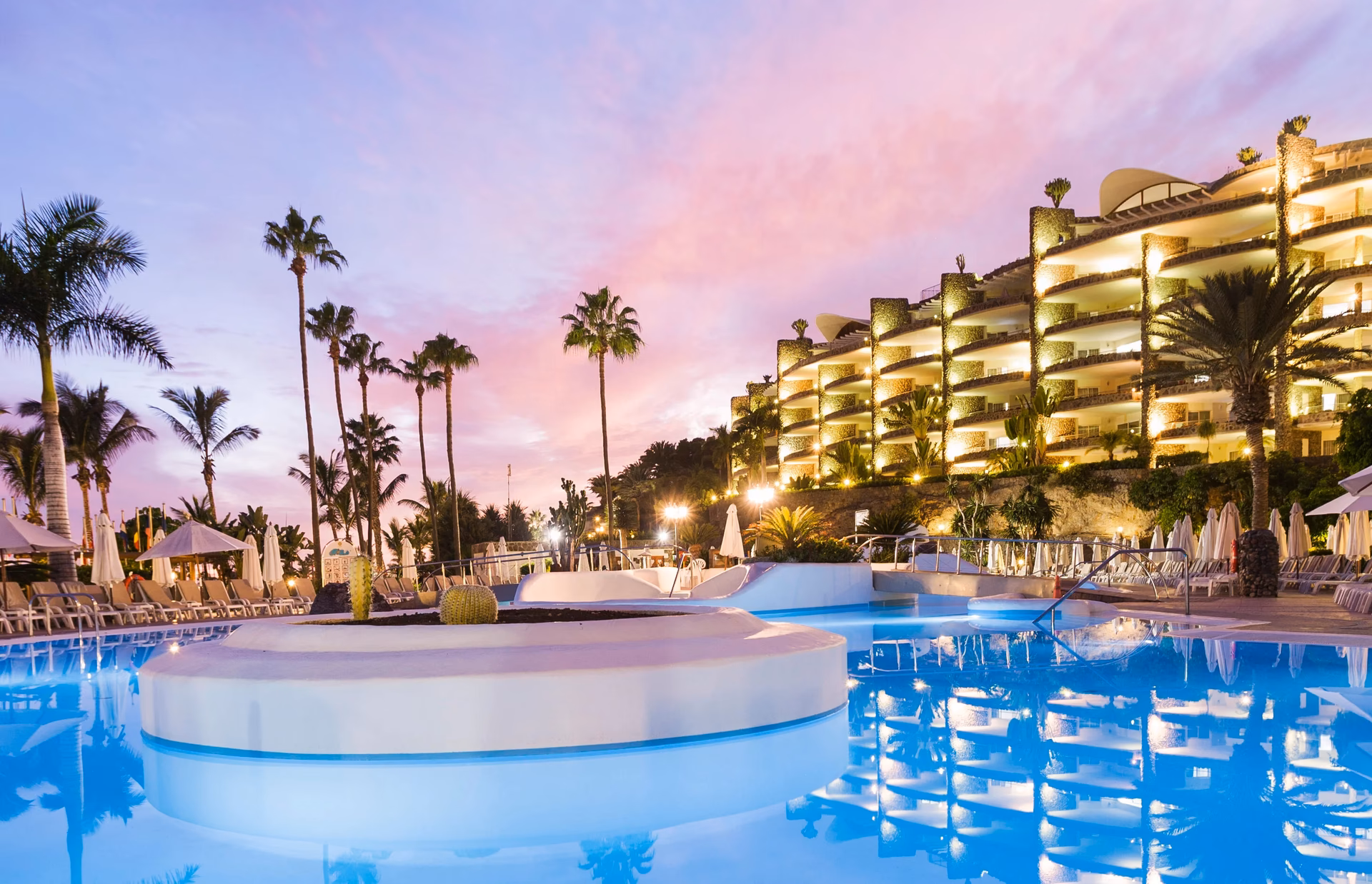 What can you do at ANFI club?