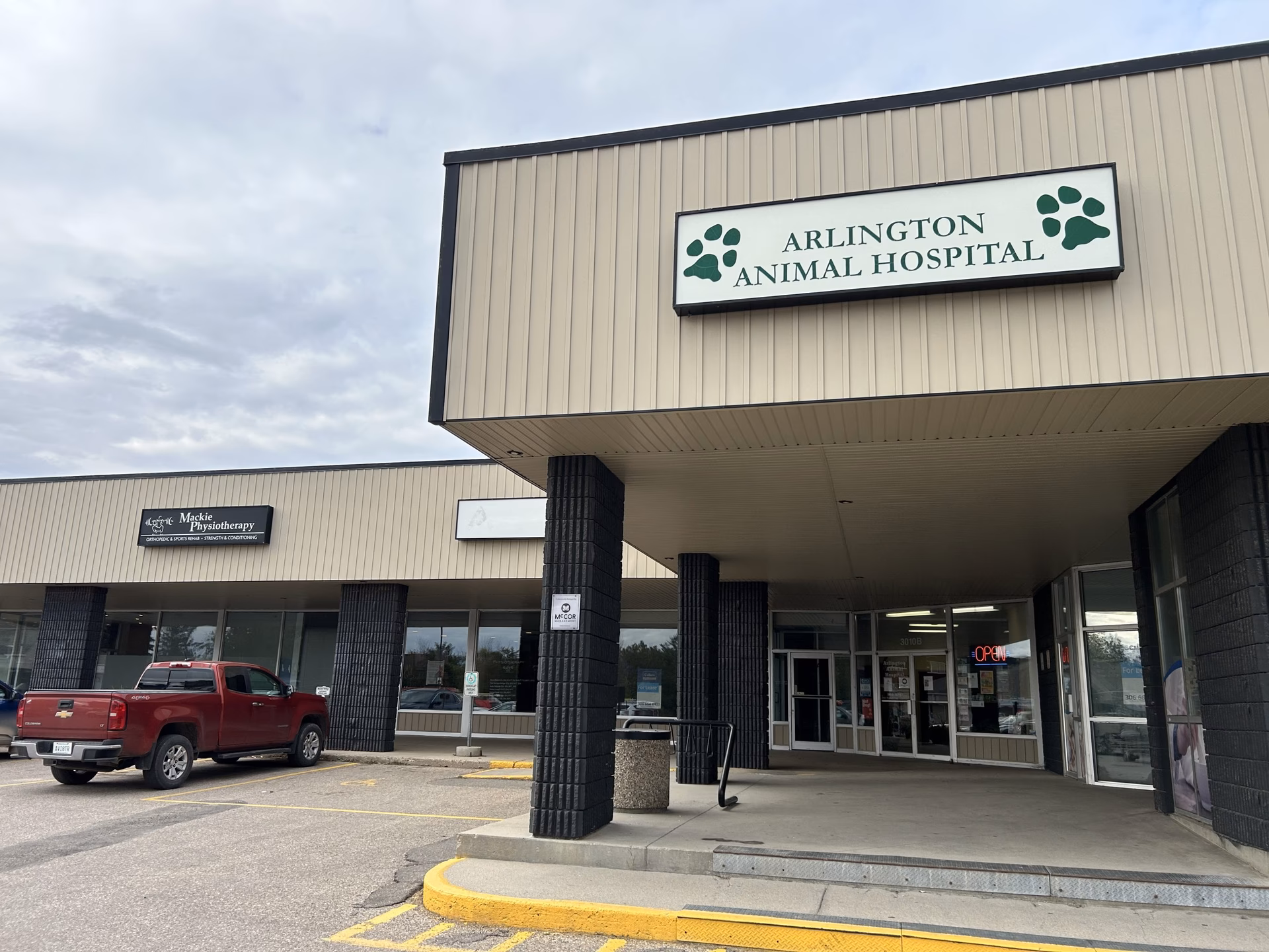 Where is furry friends Animal Hospital in Saskatoon?