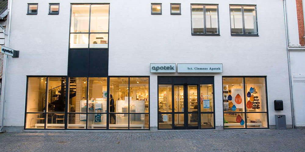 Wie reinige ich meine Apothekerschränke?