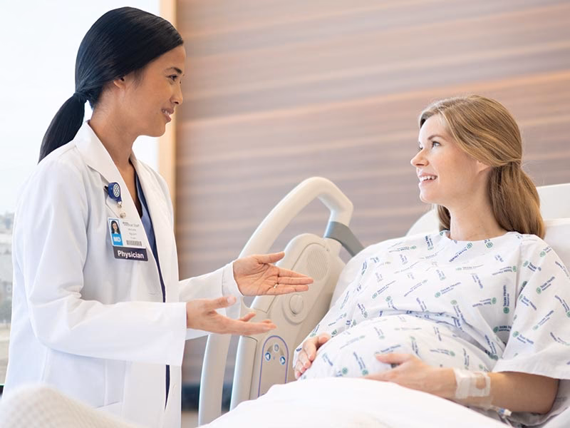 What is the difference between “in hospital” and “at hospital”?