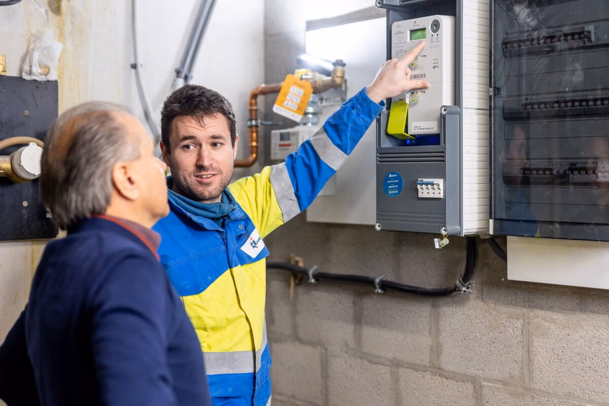 Who is responsible for gas & electricity in Flanders?