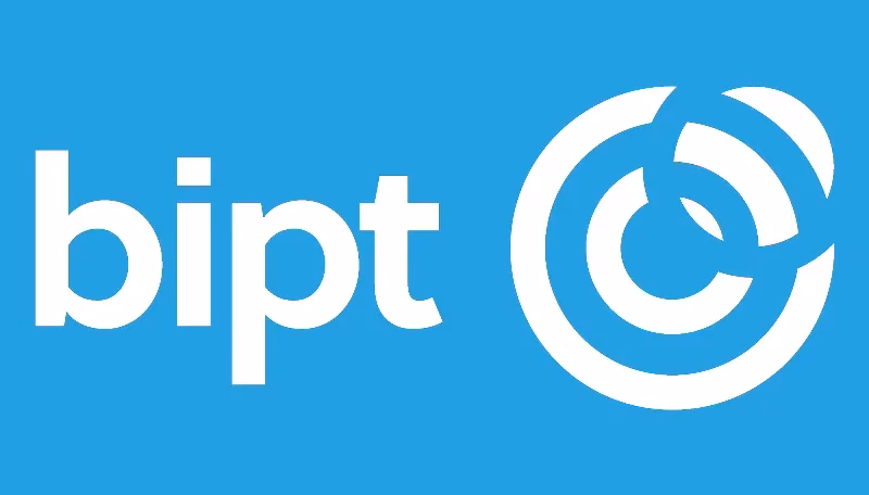 Do cell phone operators in Belgium offer different cell phone subscriptions?