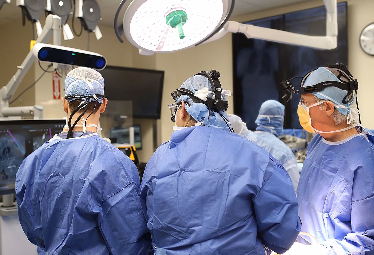 What are people saying about spine surgeons in New York?