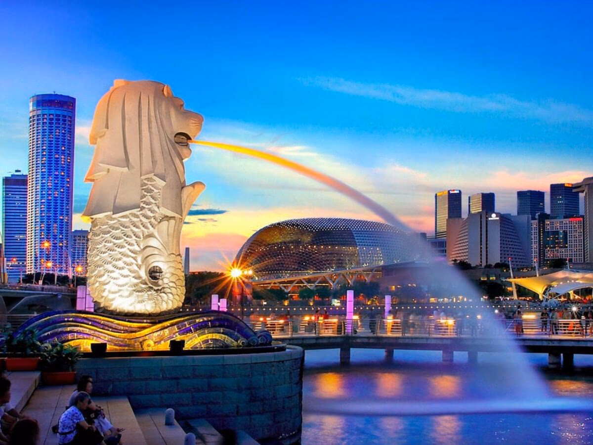 How much does Hotel Management course cost in Singapore?