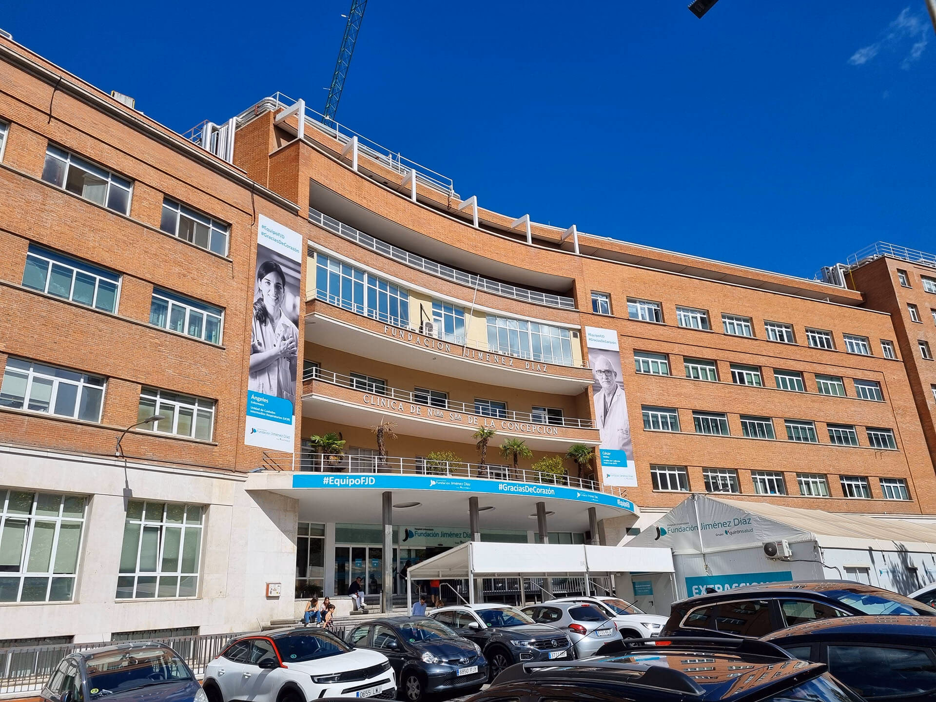 Which hospitals accept international patients in Spain?