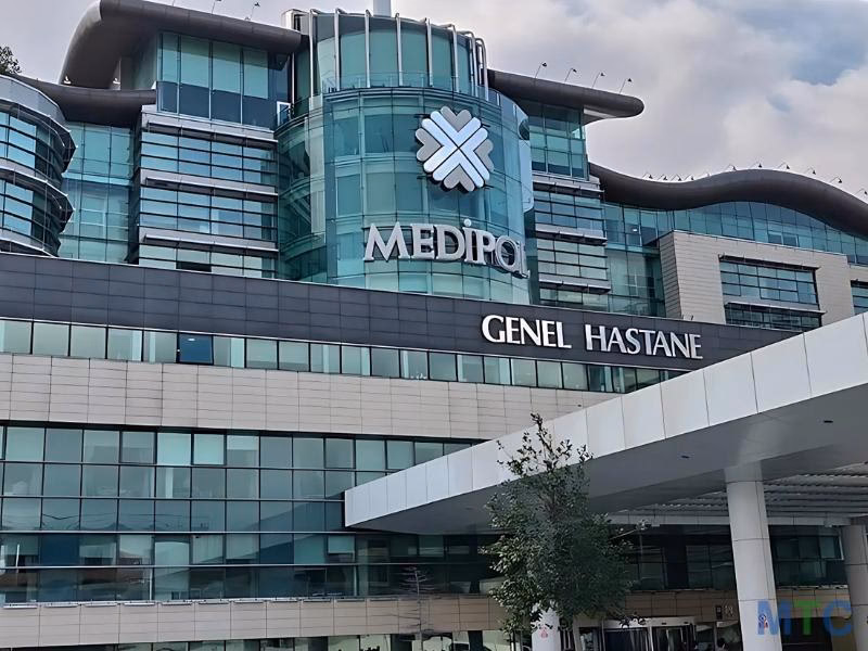 Which Hospital in Istanbul has a medical center?