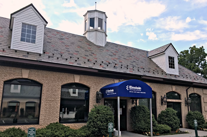 How many locations does broad axe Family Medicine have?