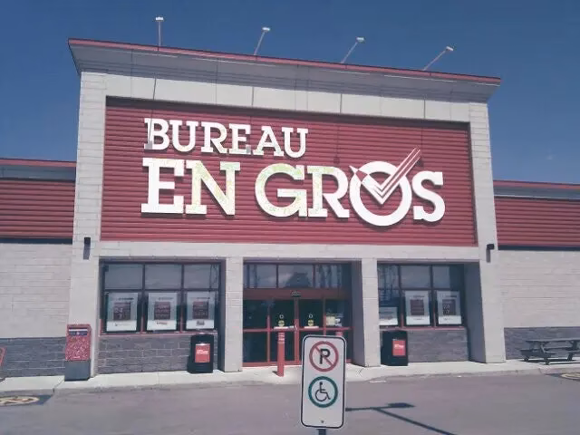 Are Bureau en Gros stores open in Quebec?
