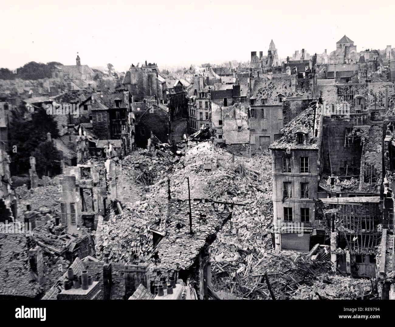 What happened to the city of Caen in 1944?