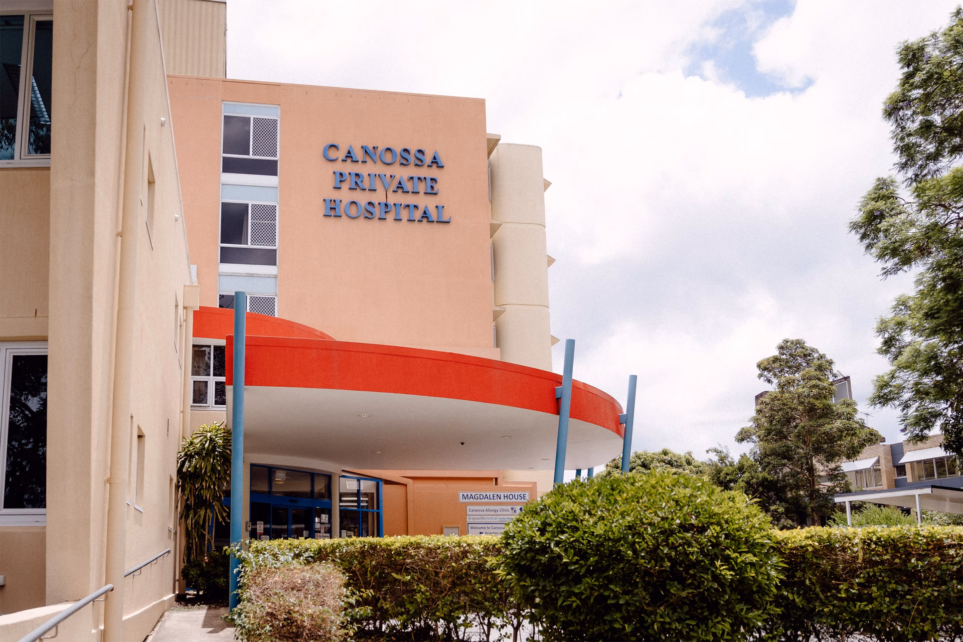 Where is Canossa medical centre located?