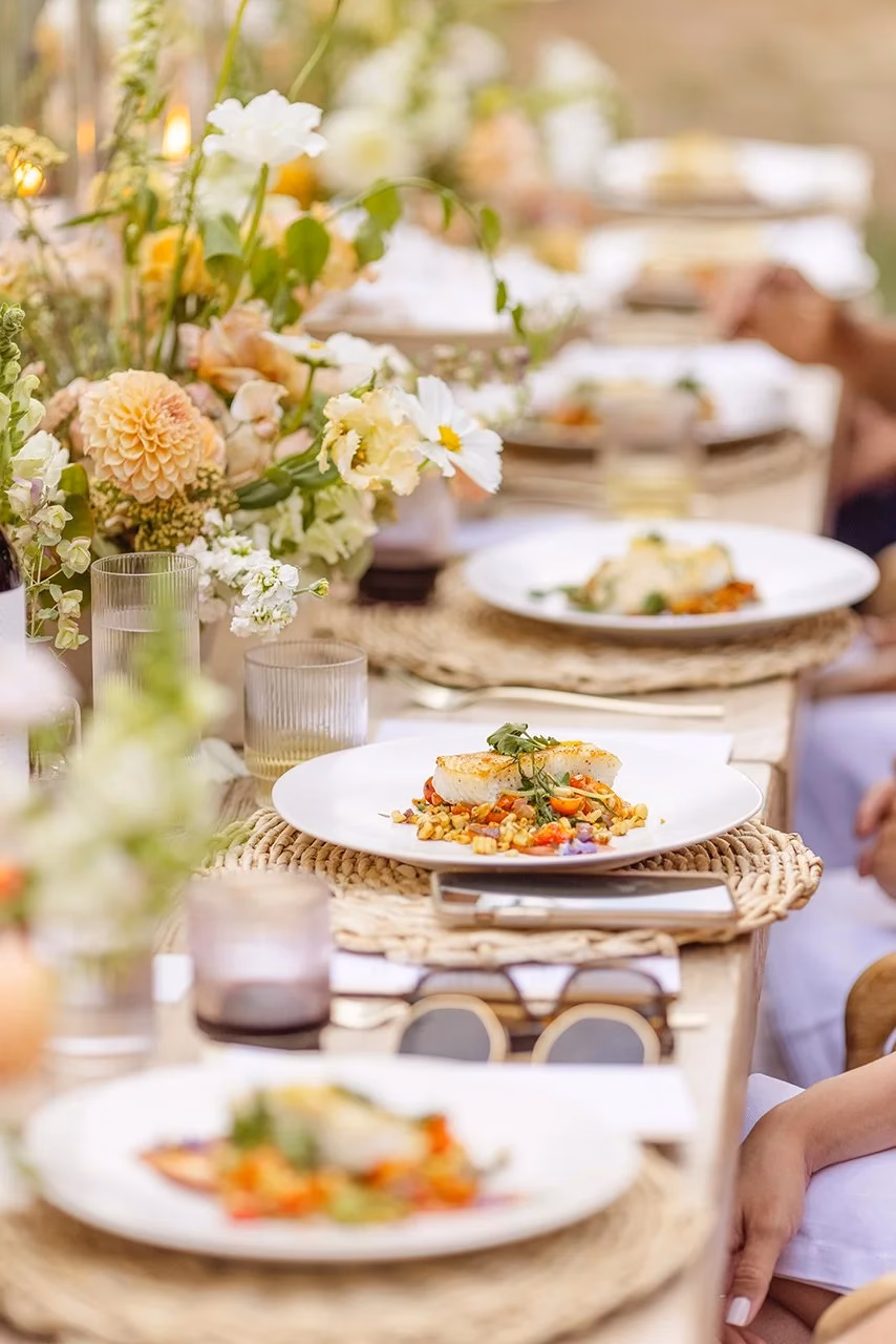 What can a waiter do for a wedding?