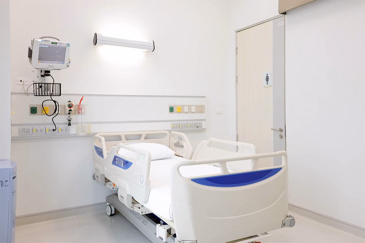 How many wards does Epsom Hospital have?