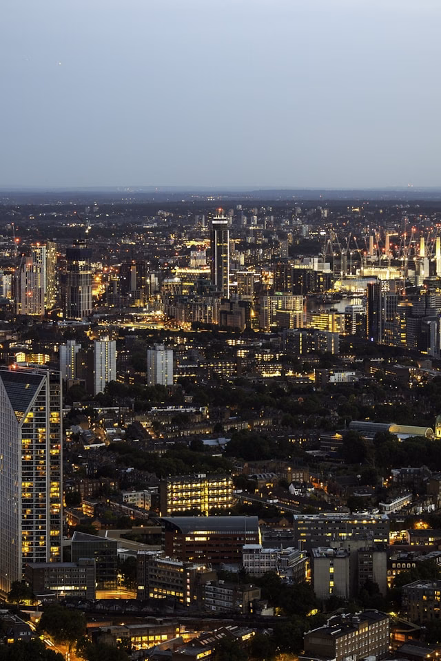 How many Chief Operating Officer (COO) jobs are there in London?