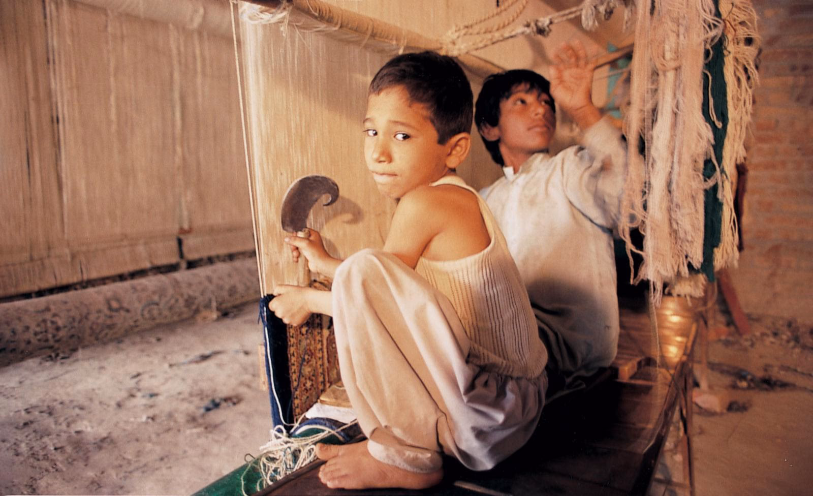 Do hand woven rugs use child labor?