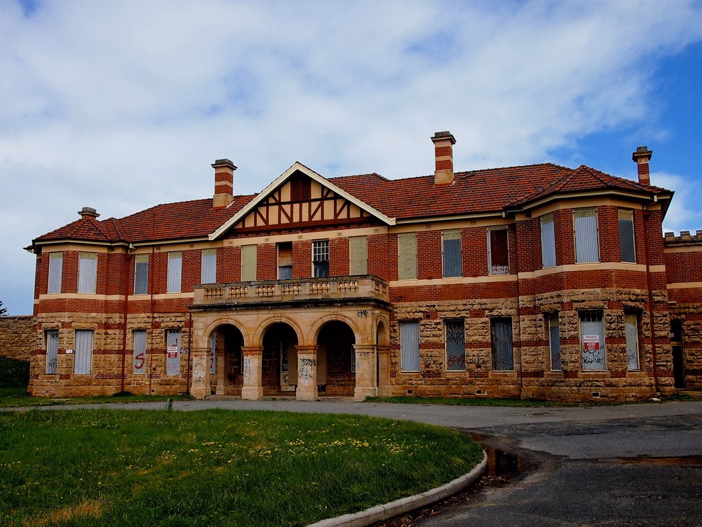 Who owns Claremont Hospital?