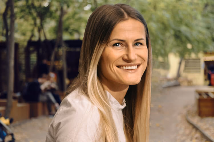 How much does a clinical operations lead make?