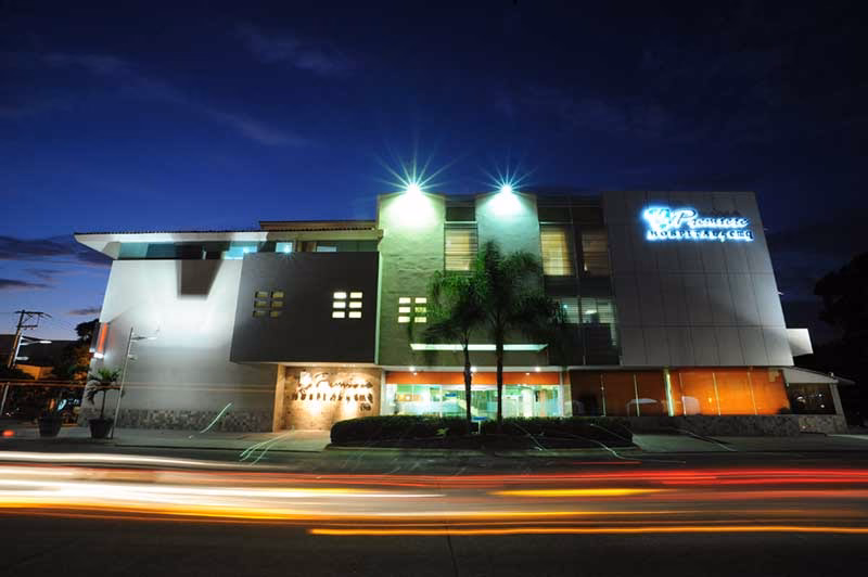 ¿Cuál es la misión del departamento de radiología en hospitales CMQ Puerto Vallarta y Riviera Nayarit?