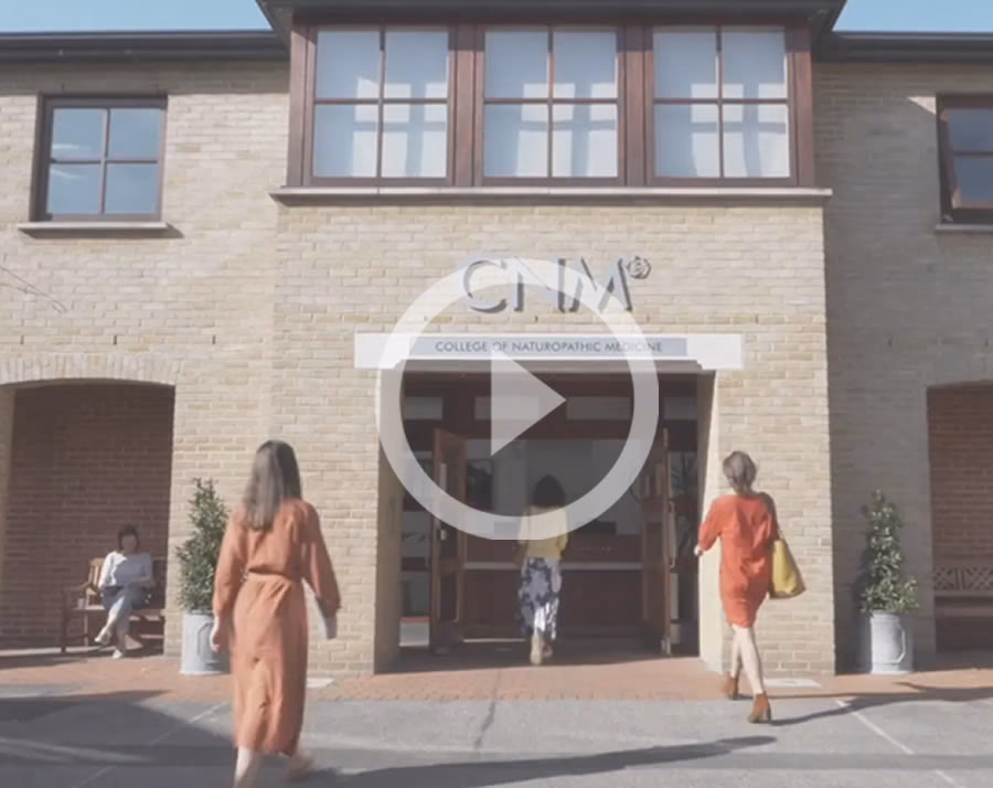 What courses are available at the College of Naturopathic Medicine?