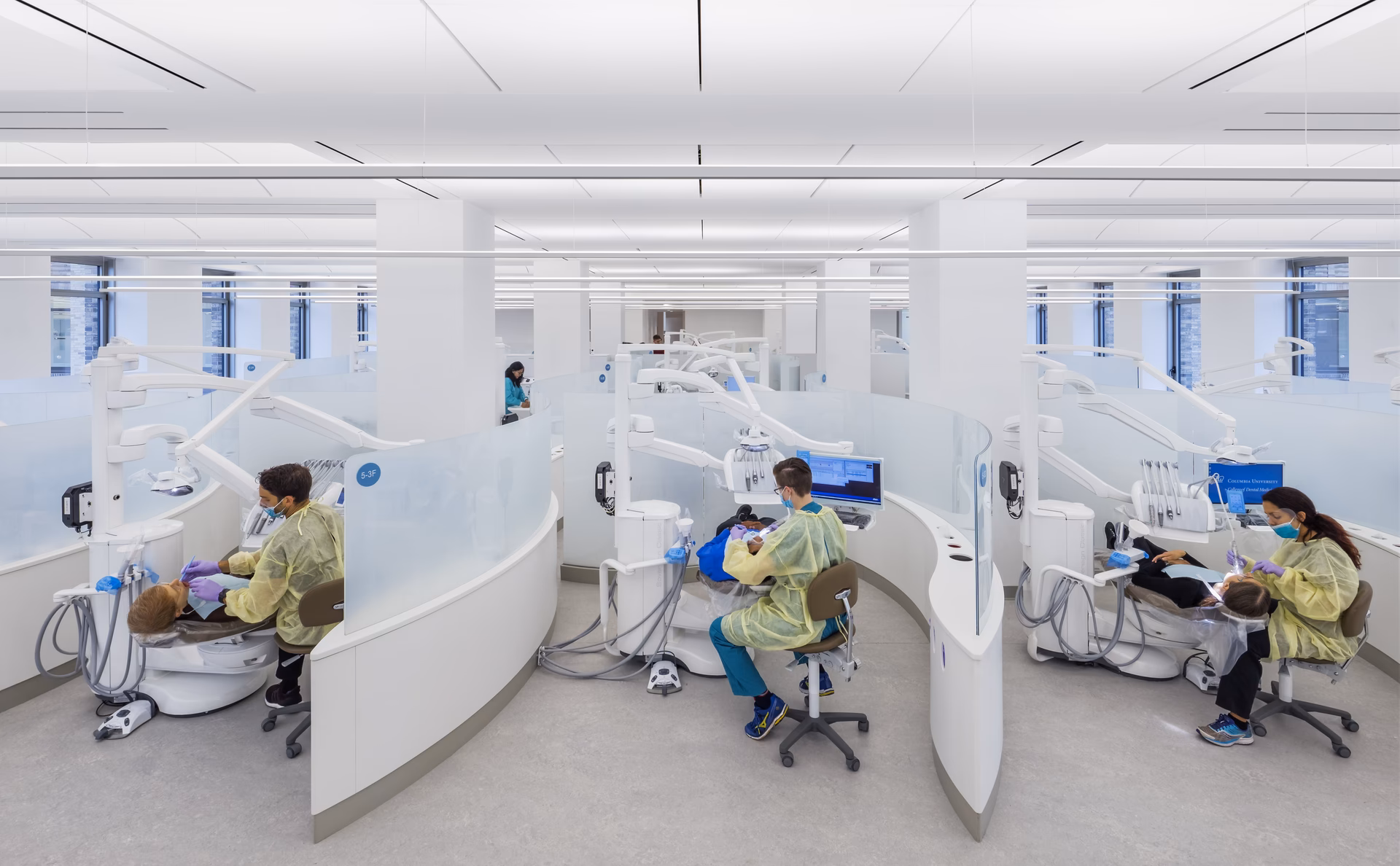 When did Columbia University become a dental school?