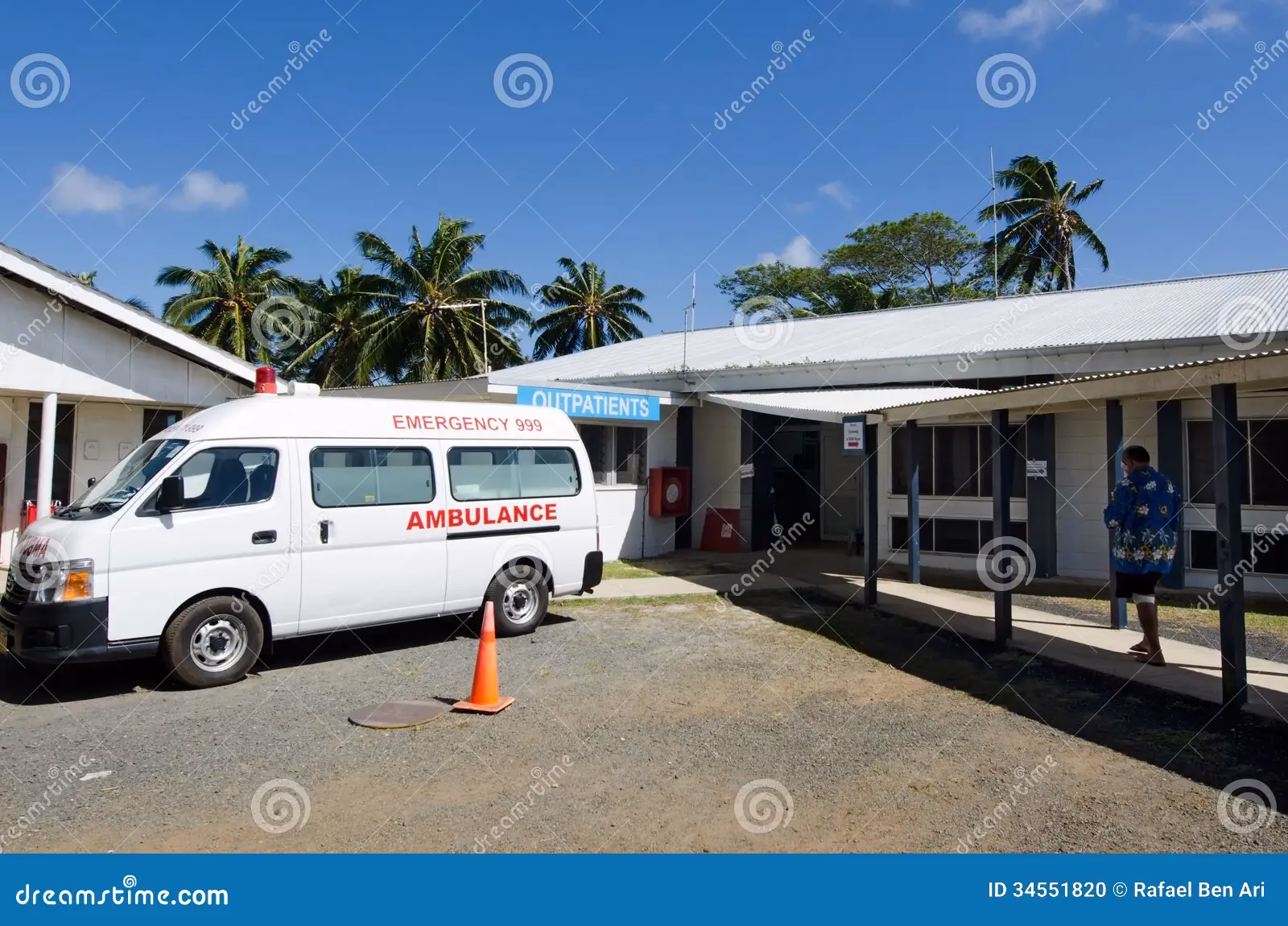 What services does Rarotonga Hospital offer?