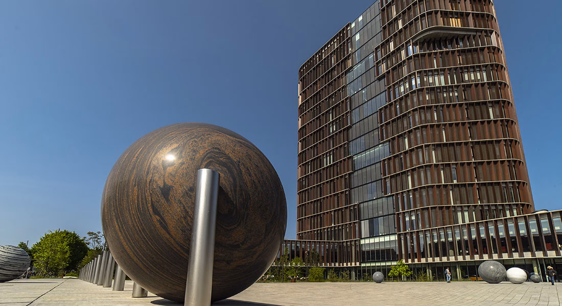 How many departments does the University of Copenhagen have?