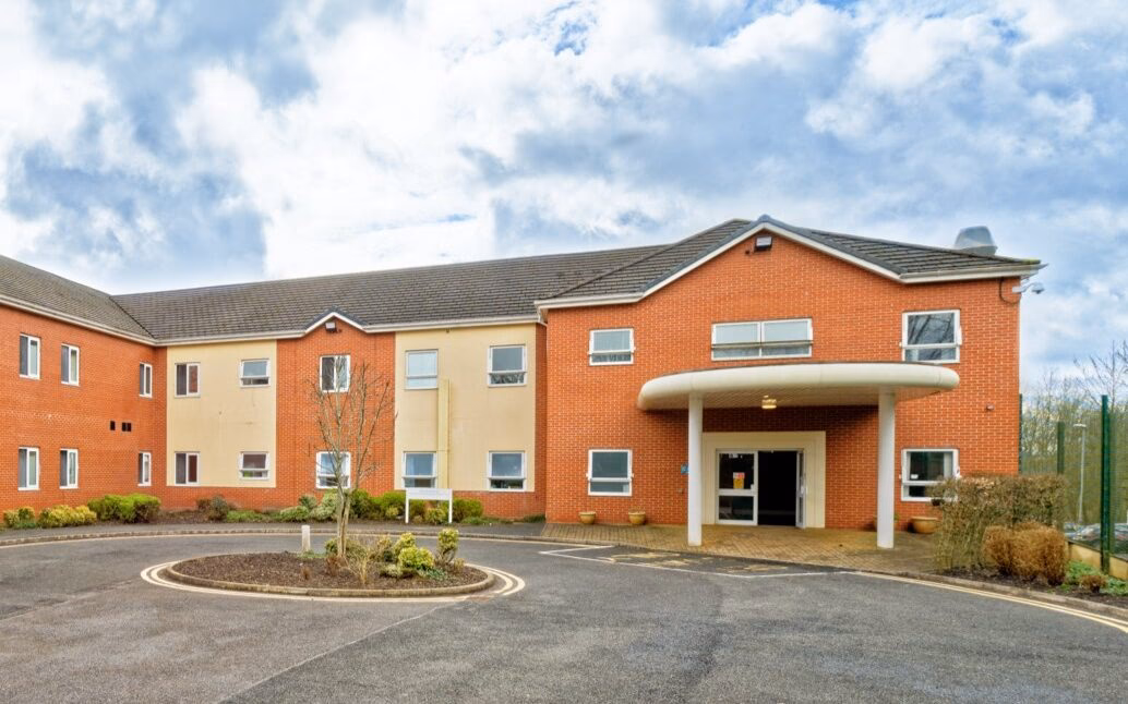 How many staff does Cygnet Health Care have?