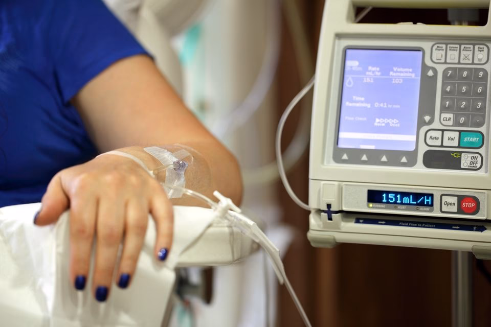 What are the hours of operation of the Irish Cancer Society?
