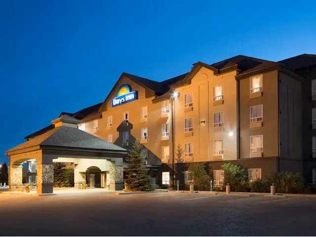 Where is Days Inn Medicine Hat?