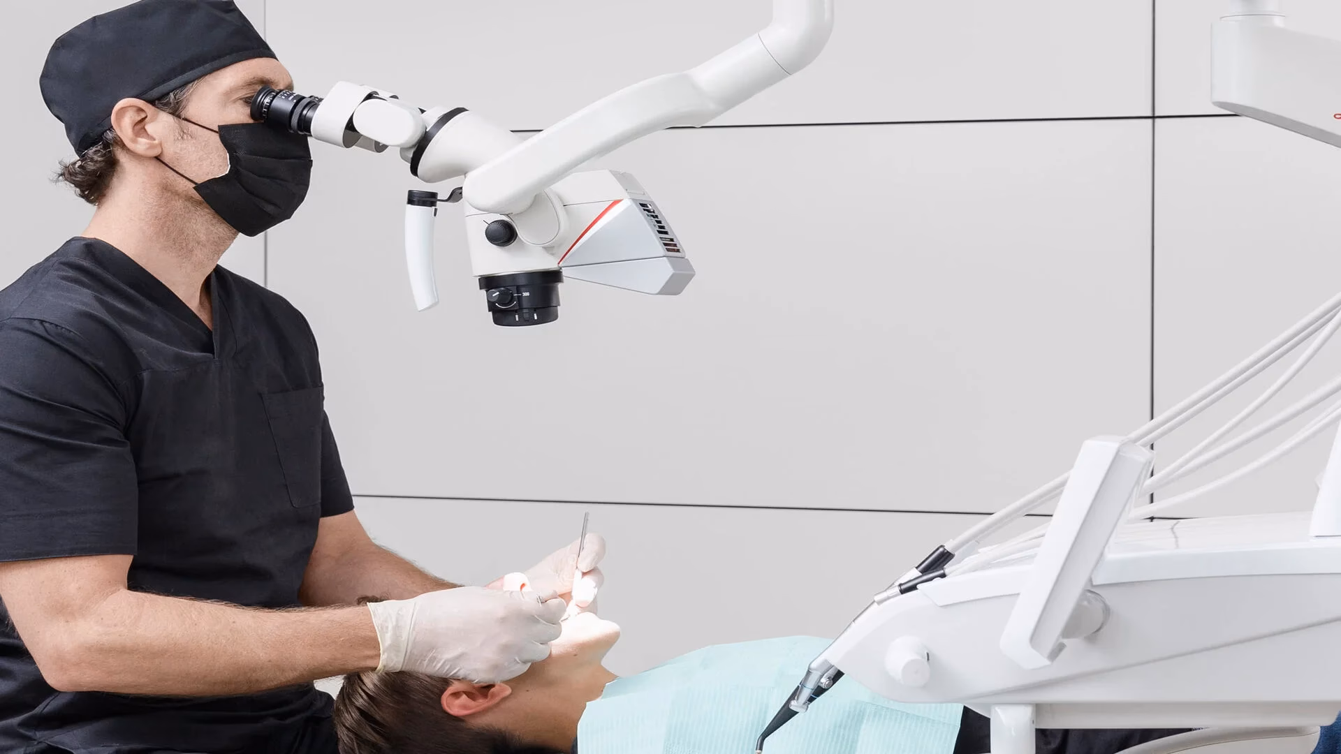 Can a dental microscope help with endodontic treatment?
