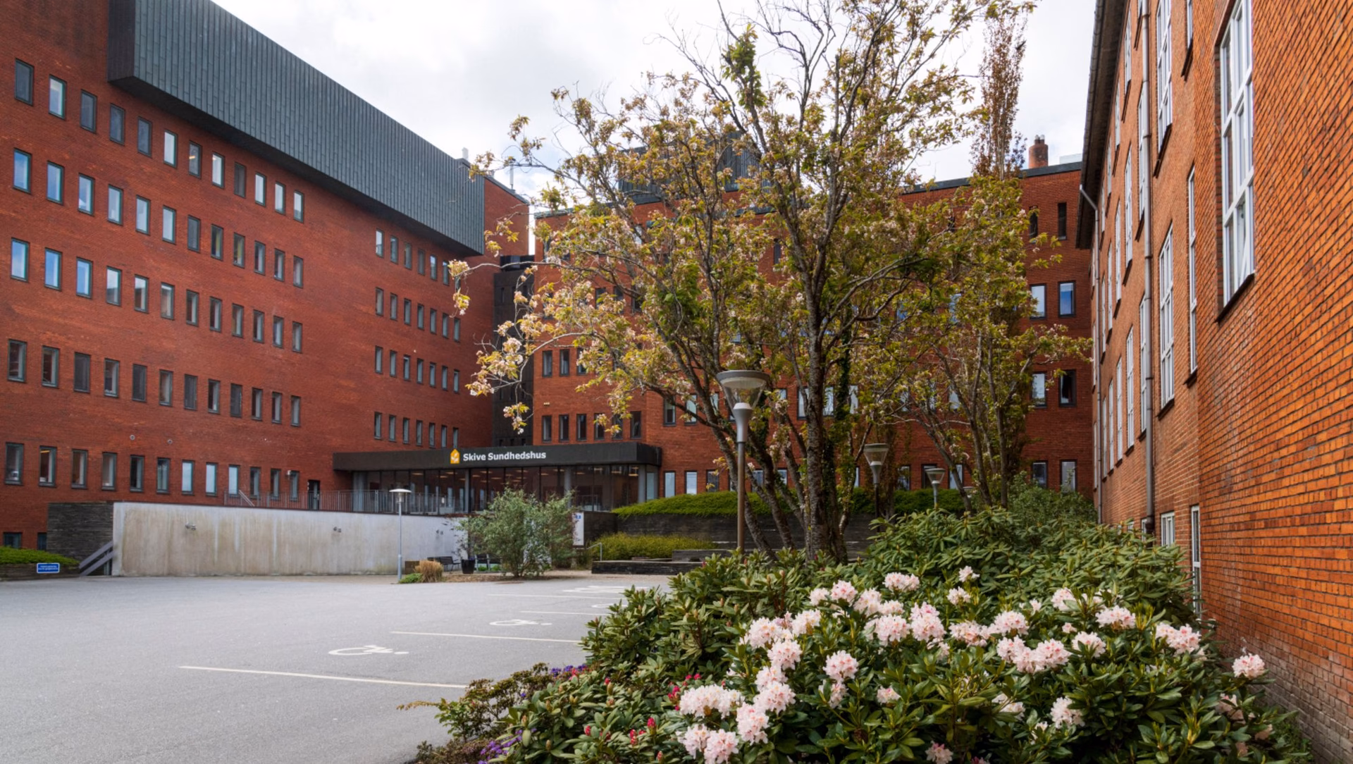 How can I contact Aarhus University Hospital?