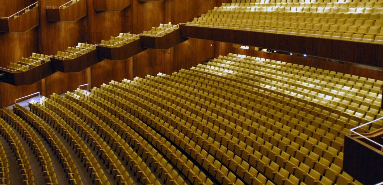 Is the Deutsche Oper Berlin a member of the Berlin Opera Foundation?
