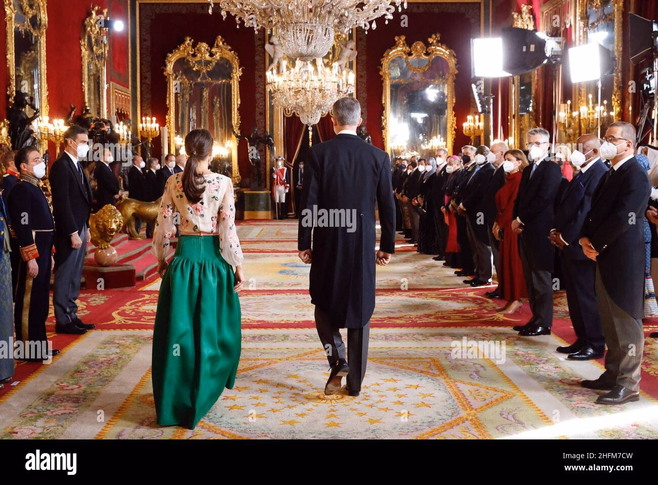What time does the Royal Palace of Madrid close?