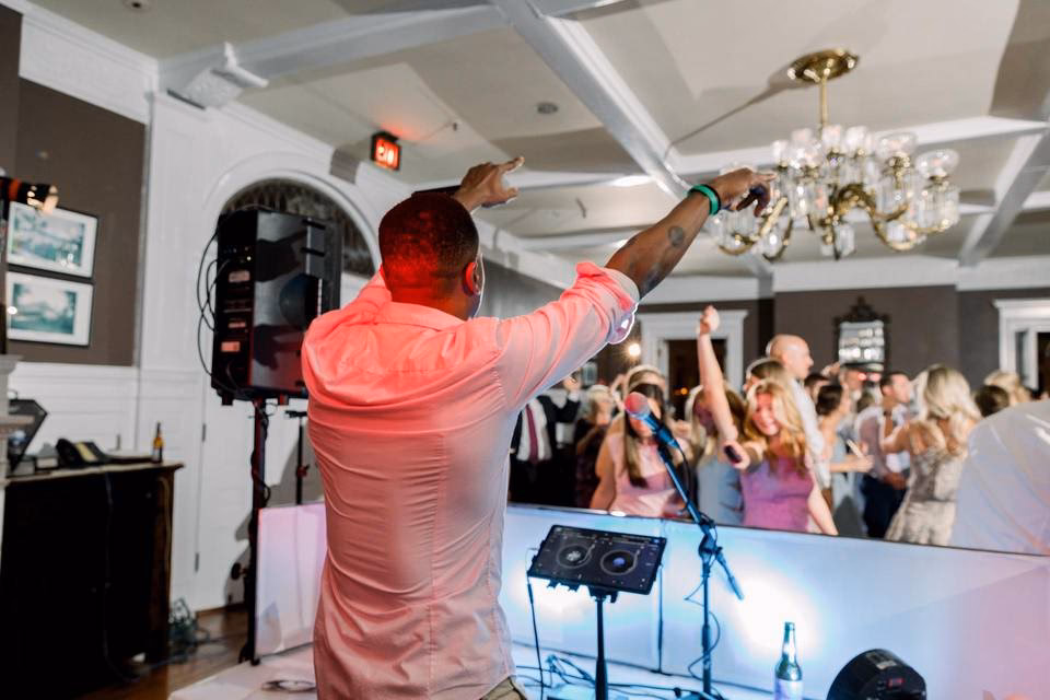 What makes a good wedding DJ Playlist?