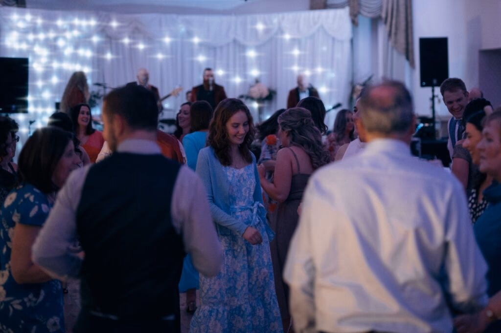 Should you add wedding songs to a cocktail hour?