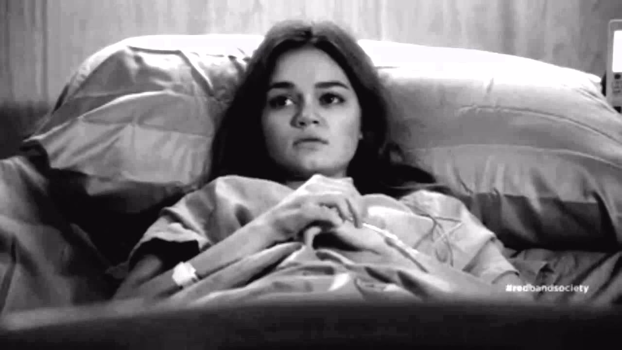 Does Emma lie to therapist about anorexia?