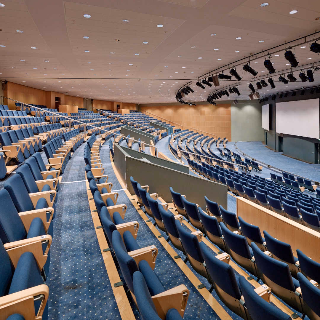 Who owns Bella Center?