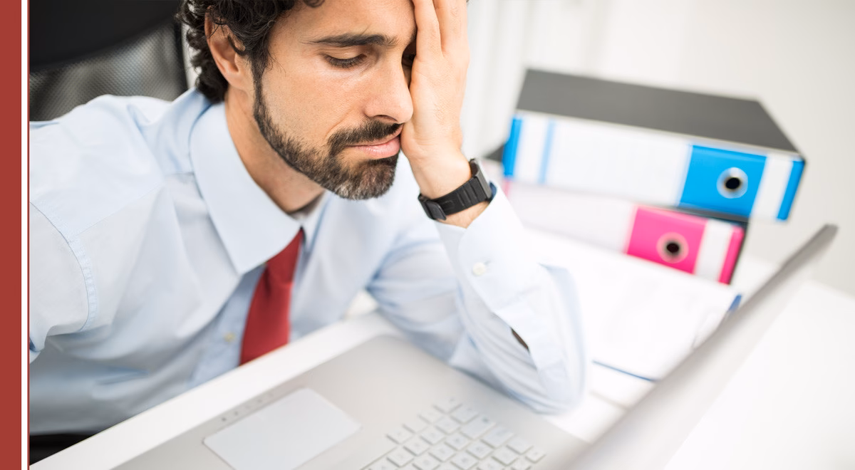 ¿Cuáles son los factores que contribuyen a la insatisfacción laboral?