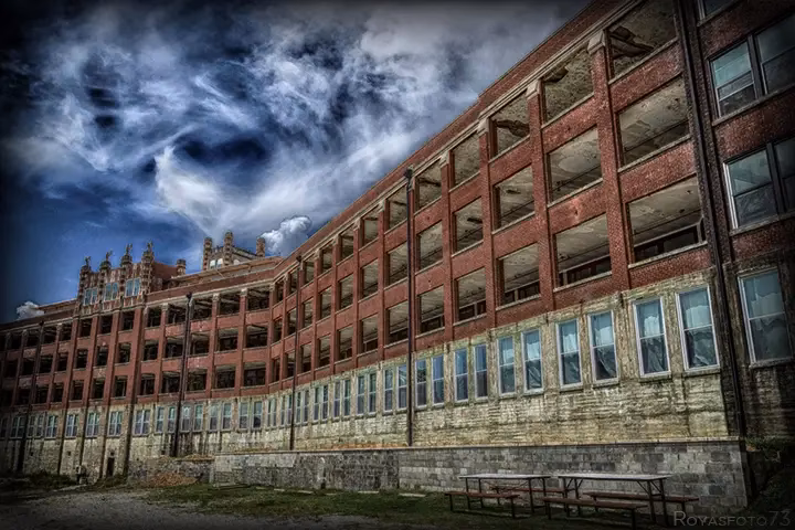 What is the largest psychiatric hospital in the world?