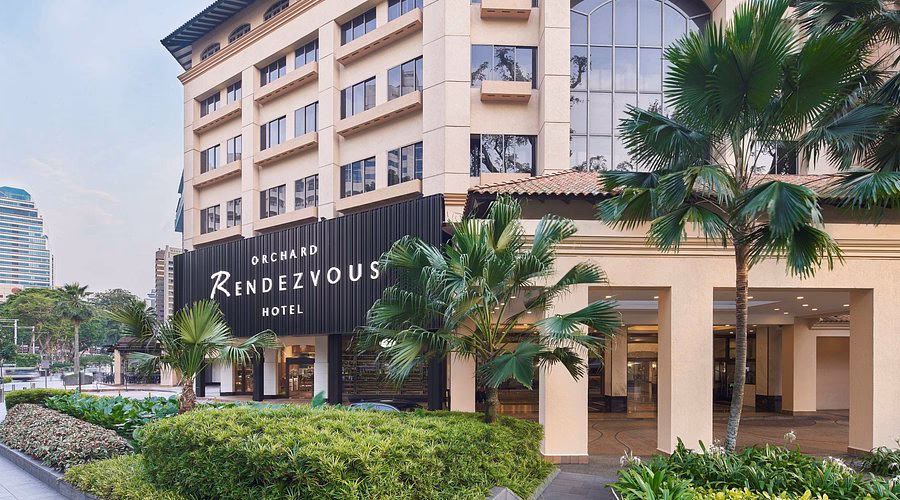 How many Far East Hospitality serviced residences are there in Singapore?