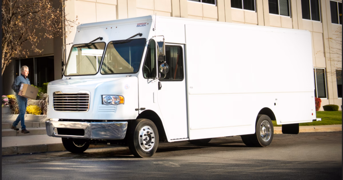 Who makes up the FedEx Custom Critical fleet?