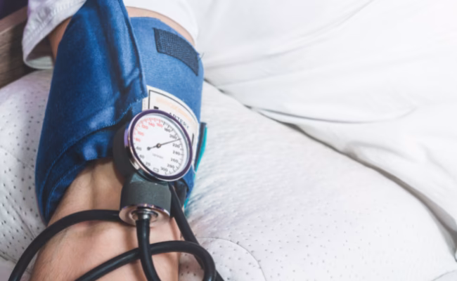 Hvad er årsagen til højt blodtryk?
