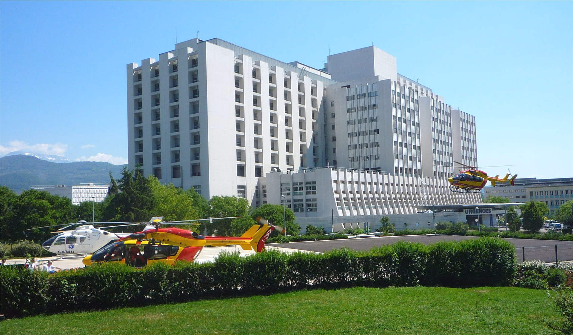 What is a teaching hospital in France?