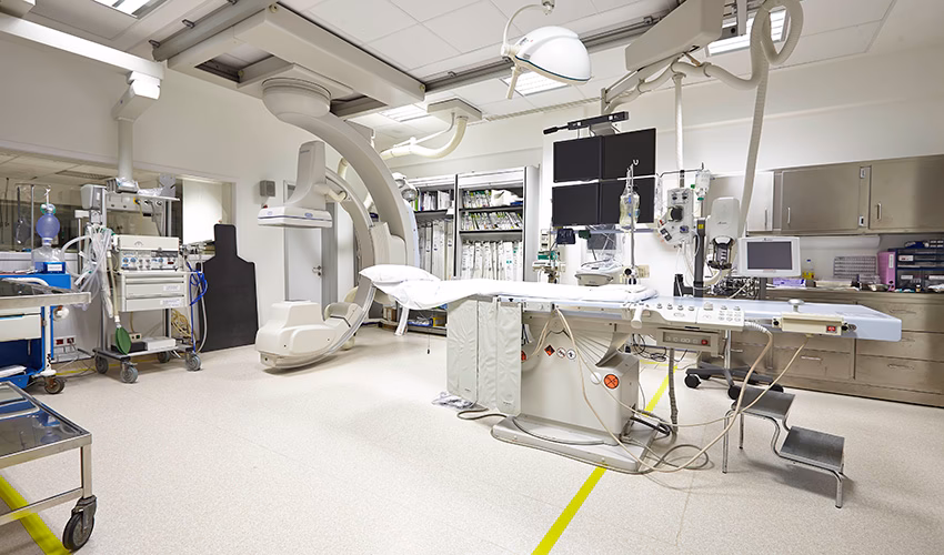 What makes Hospital dos Marmeleiros a good hospital?